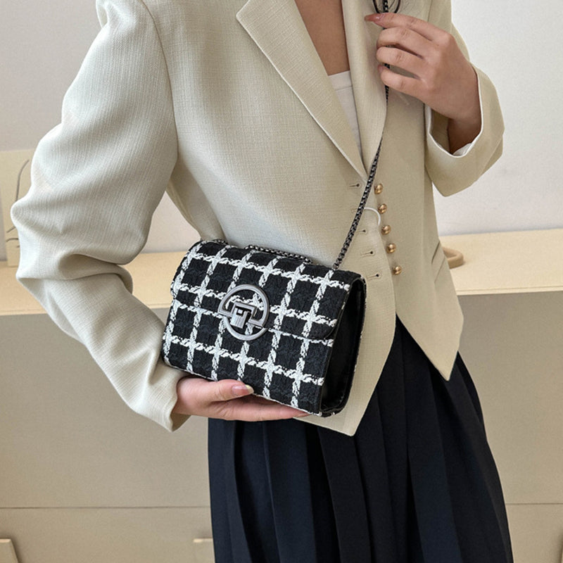 Beautifully Finished Bag in a Timeless Design