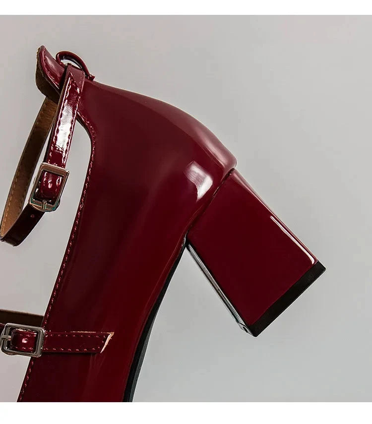 Classic Vintage Shoes with a Flattering Fit