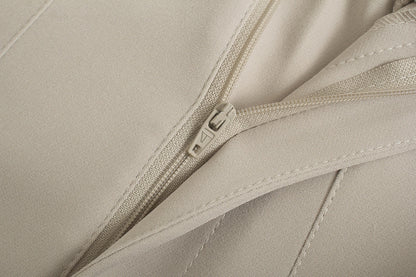Well Tailored Trousers with a Graceful Silhouette