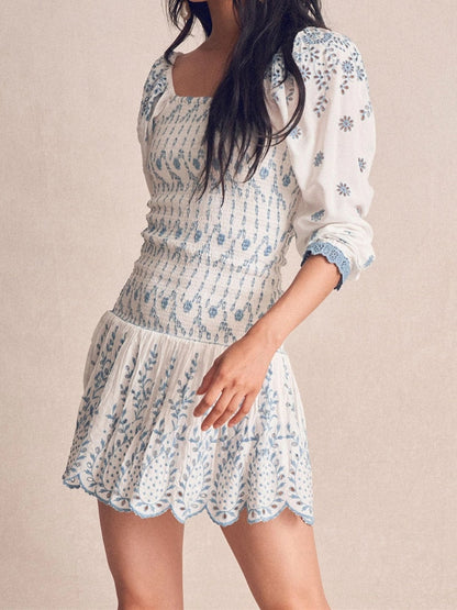 Sophisticated Dress with a Clean Classic Look