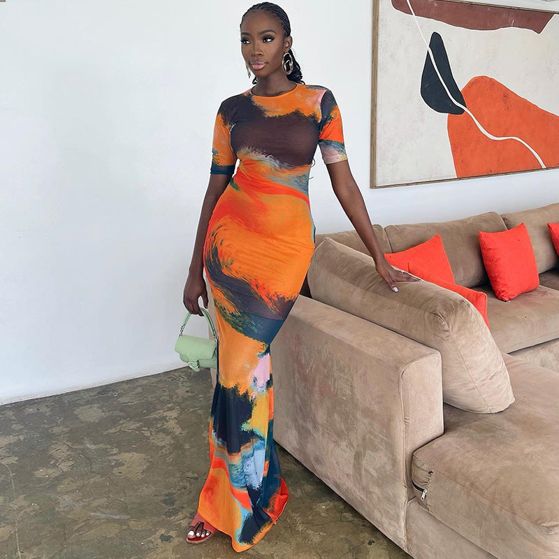 Beautifully Finished Dress in a Timeless Design