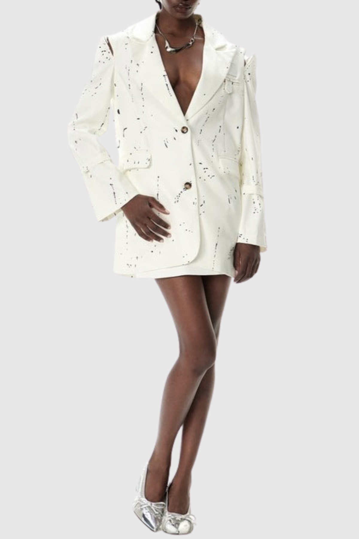 Beautifully Finished Garment in a Timeless Design