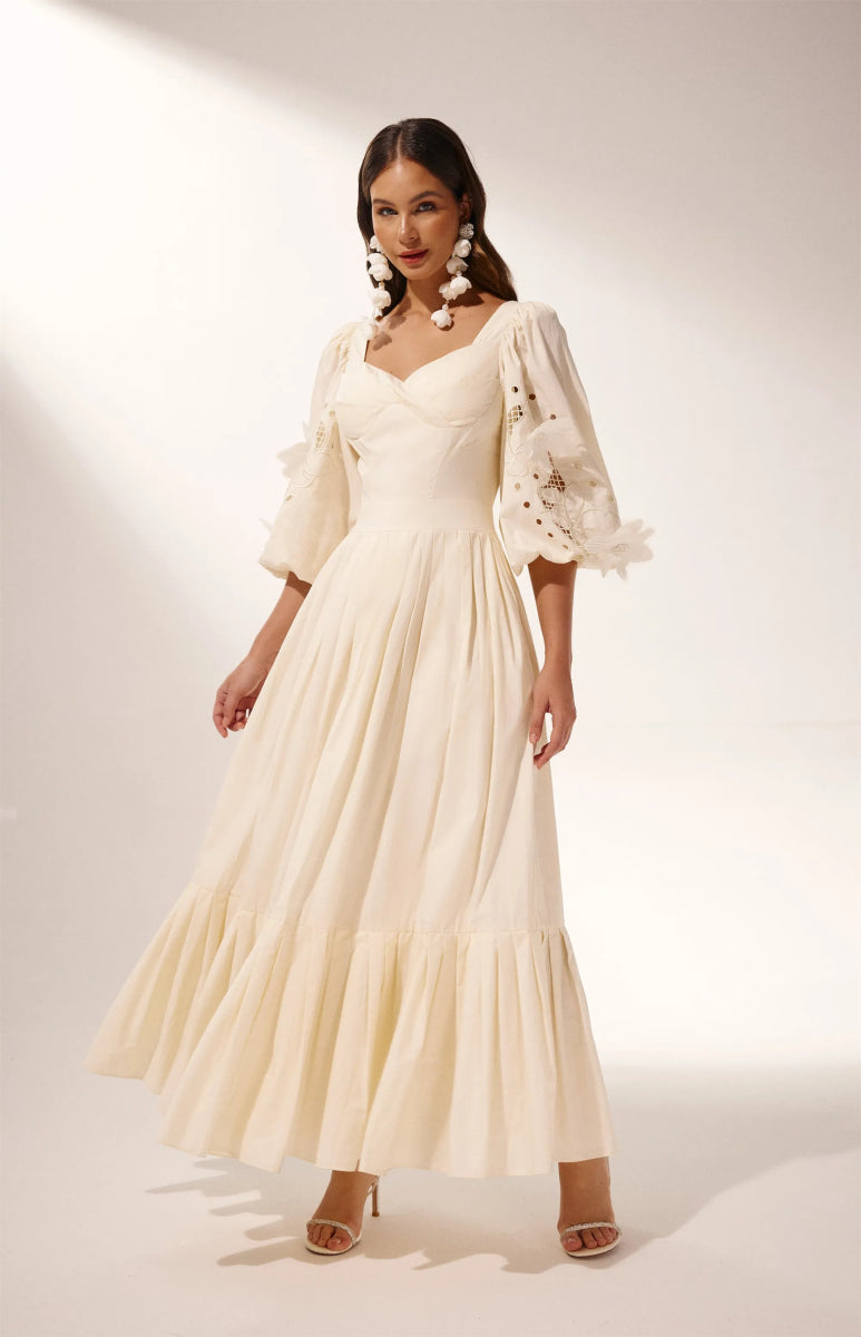 Beautifully Finished Dress in a Timeless Design