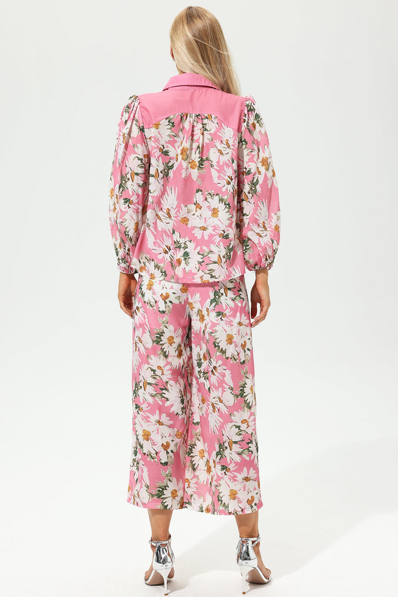 Effortlessly Elegant Pants with a Timeless Design