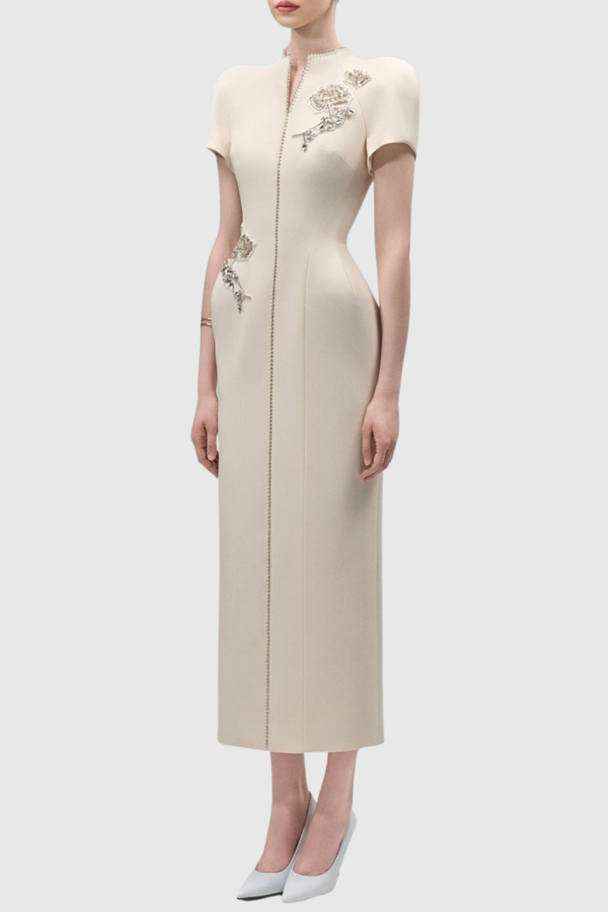 Well Tailored Dress with a Graceful Silhouette