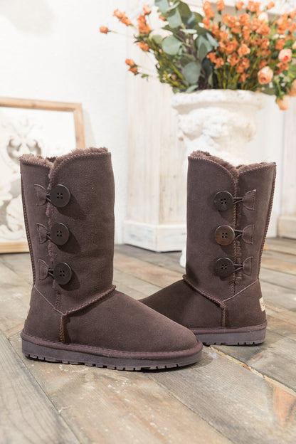 Sophisticated Boots with a Clean Classic Look