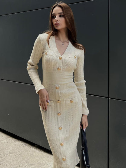 Beautifully Finished Dress in a Timeless Design