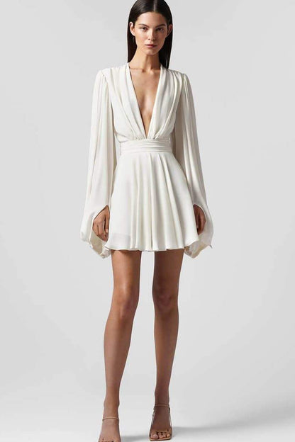 Effortlessly Elegant Dress with a Timeless Design