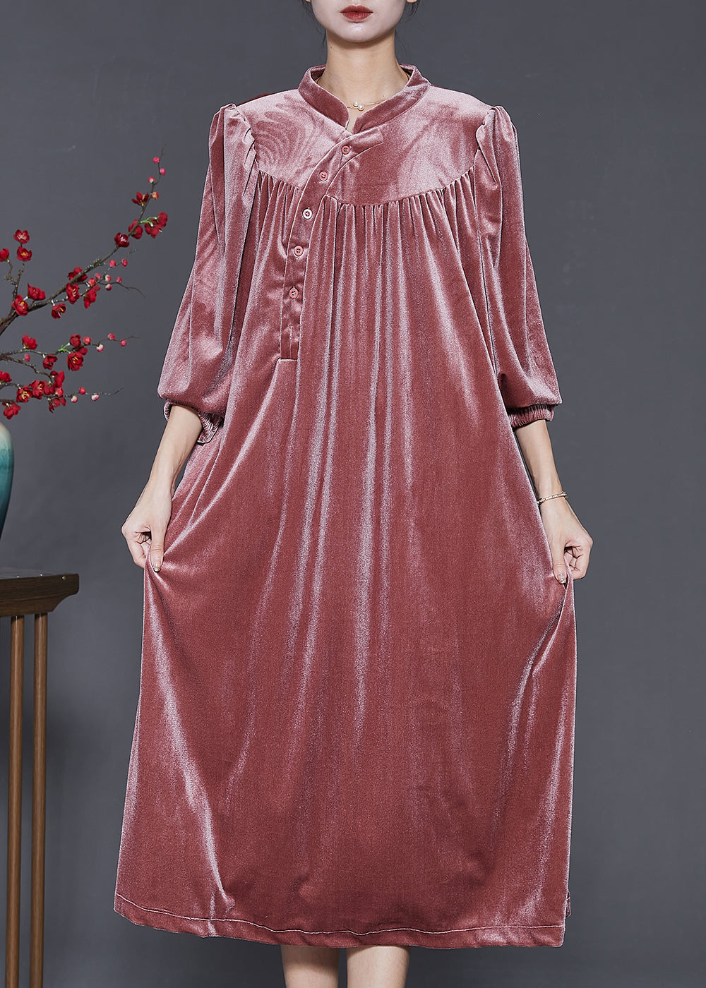 Classic Vintage Dress with a Flattering Fit