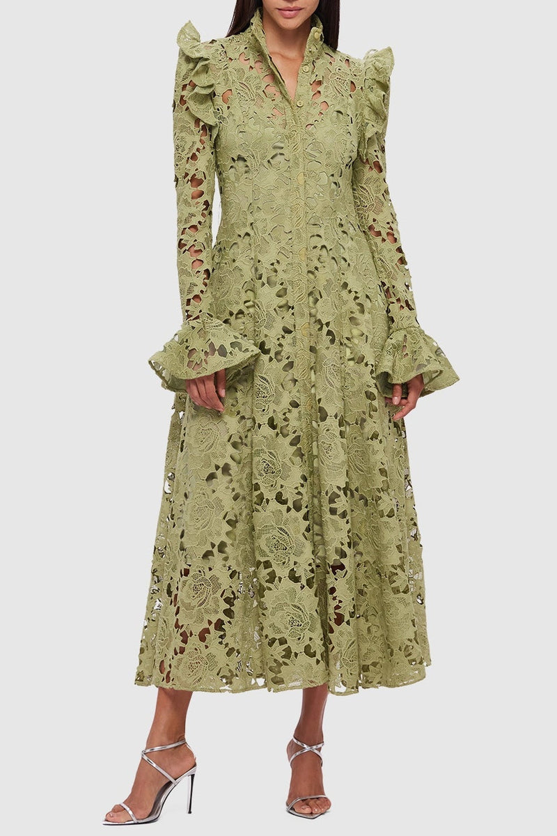 Well Tailored Dress with a Graceful Silhouette