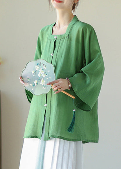 Classic Vintage Shirt with a Flattering Fit