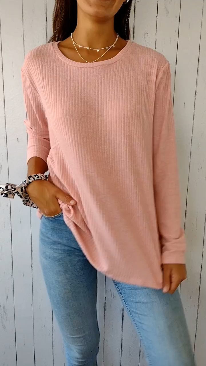 Well Tailored Top with a Graceful Silhouette