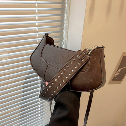 Well Tailored Bag with a Graceful Silhouette