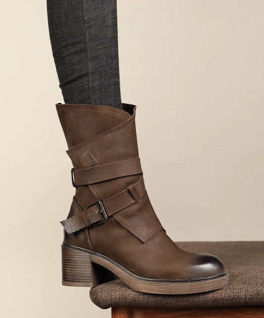 Effortlessly Elegant Boots with a Timeless Design