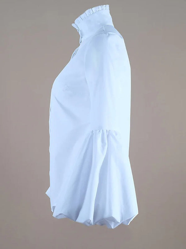 Well Tailored Blouse with a Graceful Silhouette