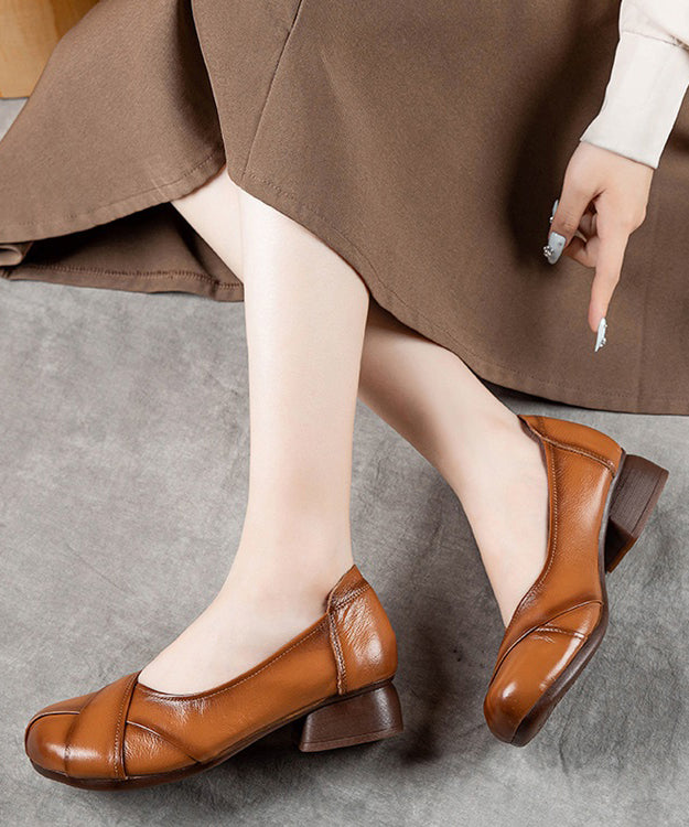 Effortlessly Elegant Shoes with a Timeless Design