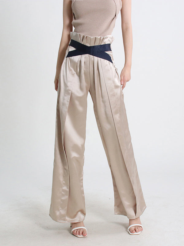 Classic Vintage Trousers with a Flattering Fit
