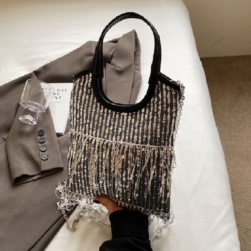 Gracefully Styled Bag for Any Occasion