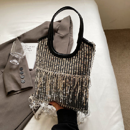 Gracefully Styled Bag for Any Occasion