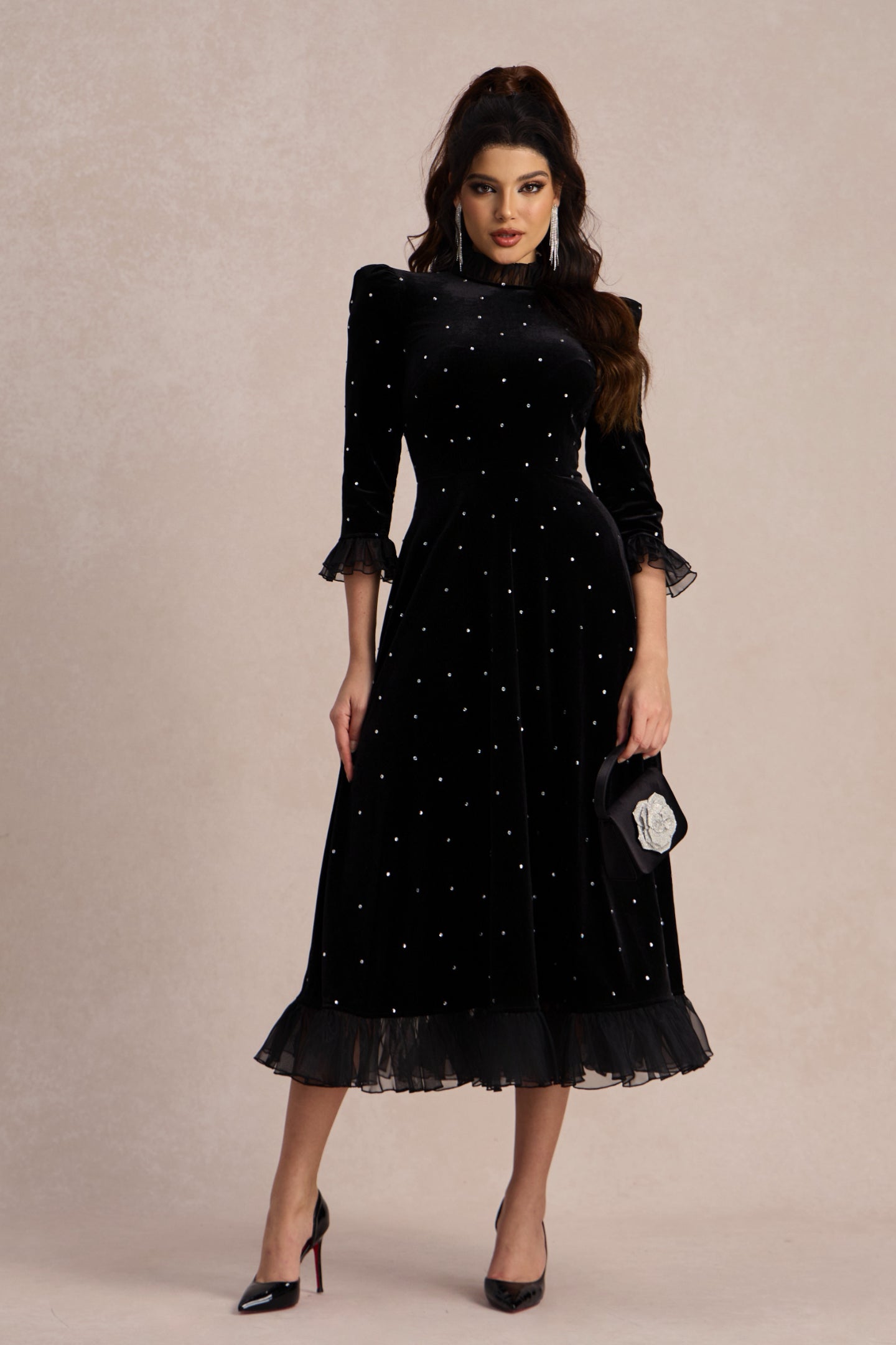 Effortlessly Elegant Dress with a Timeless Design