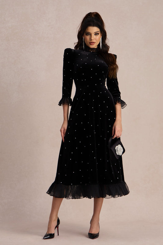 Effortlessly Elegant Dress with a Timeless Design