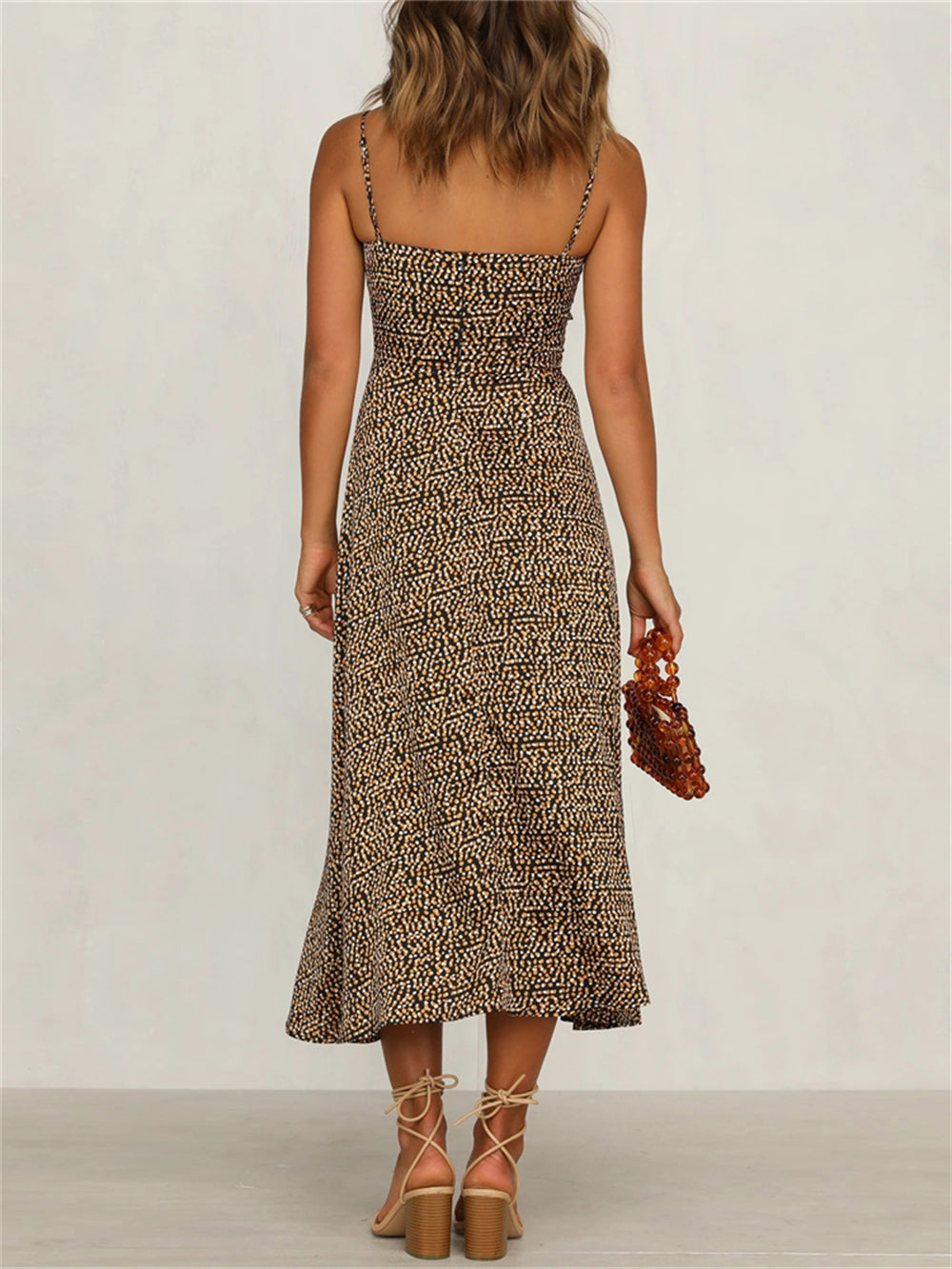 Effortlessly Elegant Dress with a Timeless Design