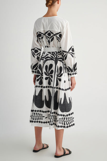 Polished Dress with an Effortless Classic Look