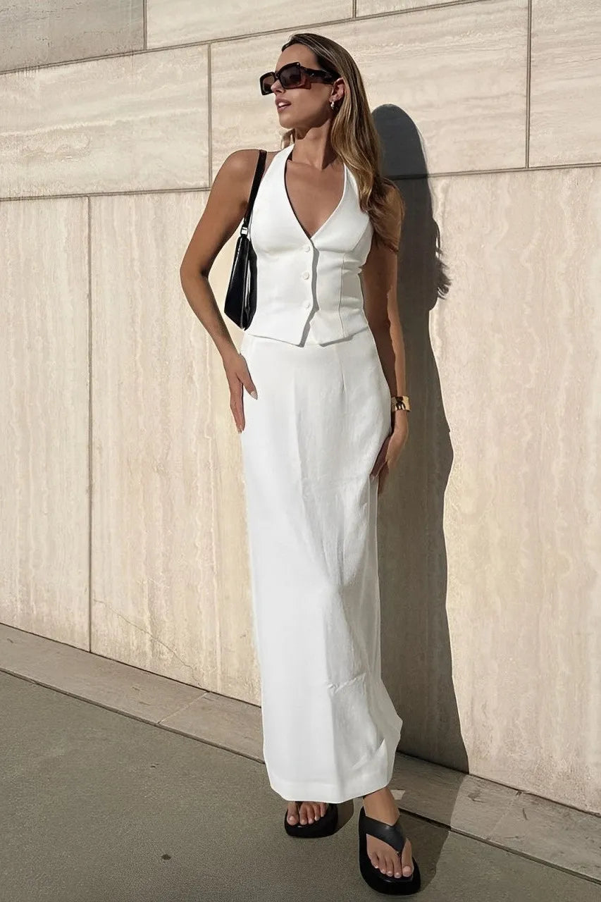 Well Tailored Garment with a Graceful Silhouette