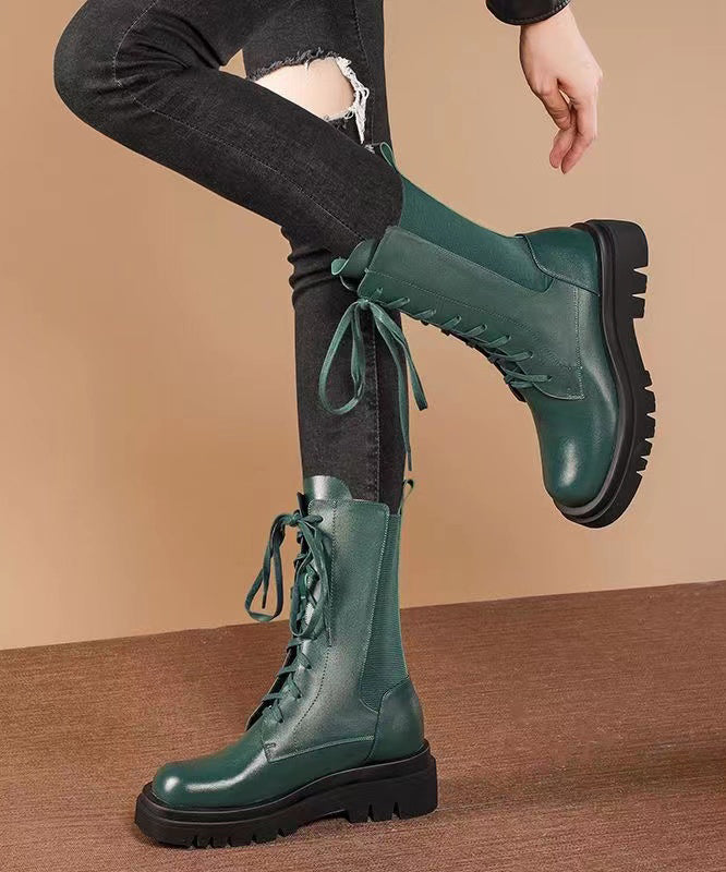 Effortlessly Elegant Boots with a Timeless Design