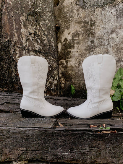 Elegantly Styled Boots for Everyday Wear