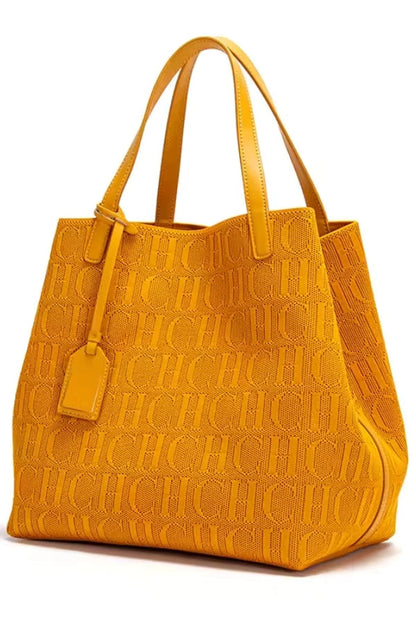 Sophisticated Bag with a Clean Classic Look