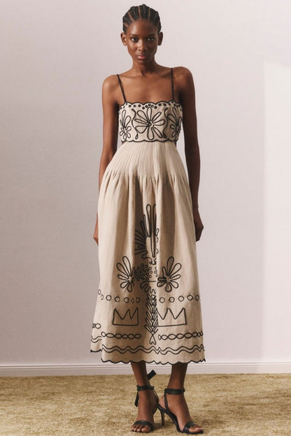 Beautifully Crafted Dress in a Classic Style