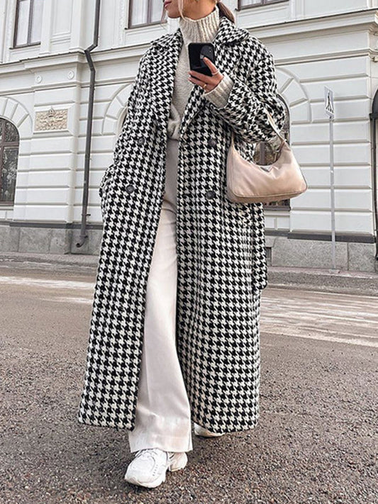 Classic Vintage Coat with a Flattering Fit