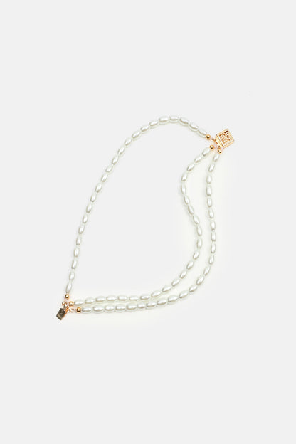 Effortlessly Elegant Garment with a Timeless Design