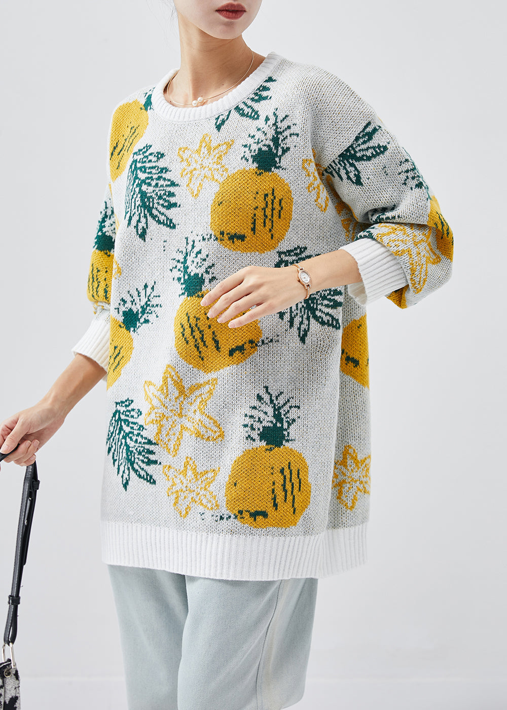 Effortlessly Elegant Sweater with a Timeless Design