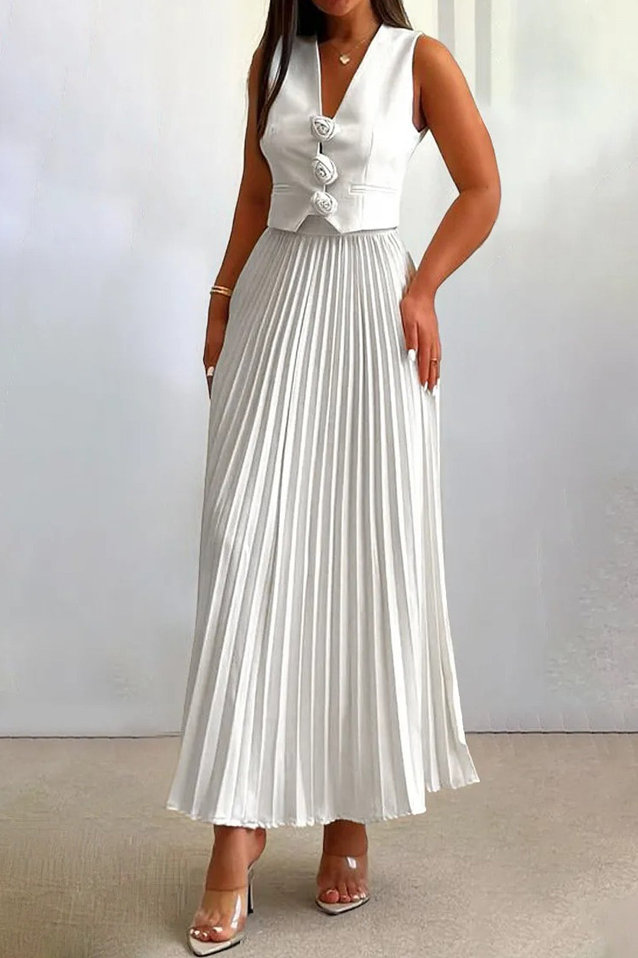Effortlessly Elegant Garment with a Timeless Design