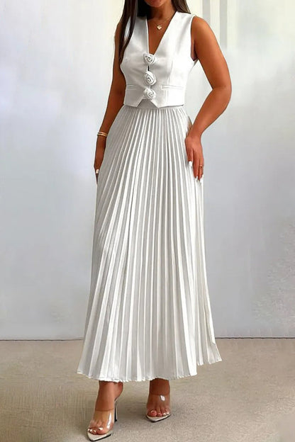 Effortlessly Elegant Garment with a Timeless Design