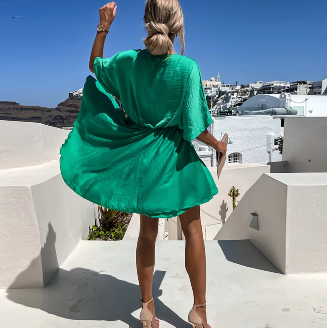 Well Tailored Dress with a Graceful Silhouette