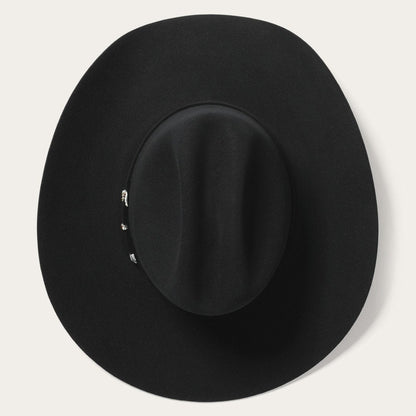 Sophisticated Garment with a Clean Classic Look