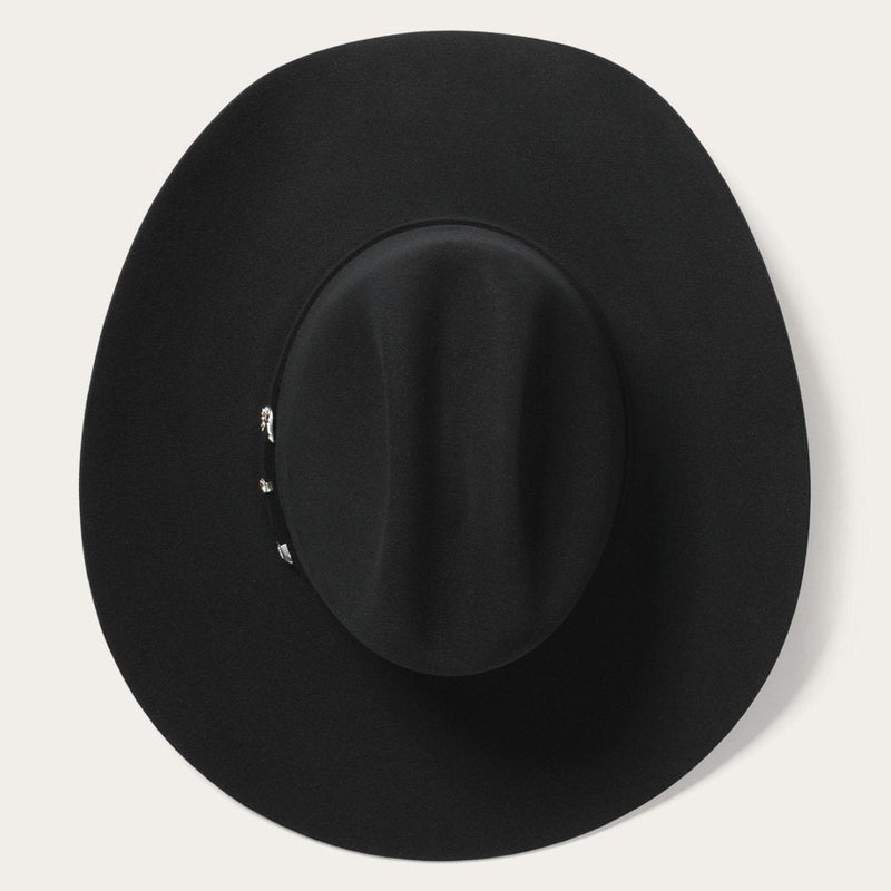 Sophisticated Garment with a Clean Classic Look