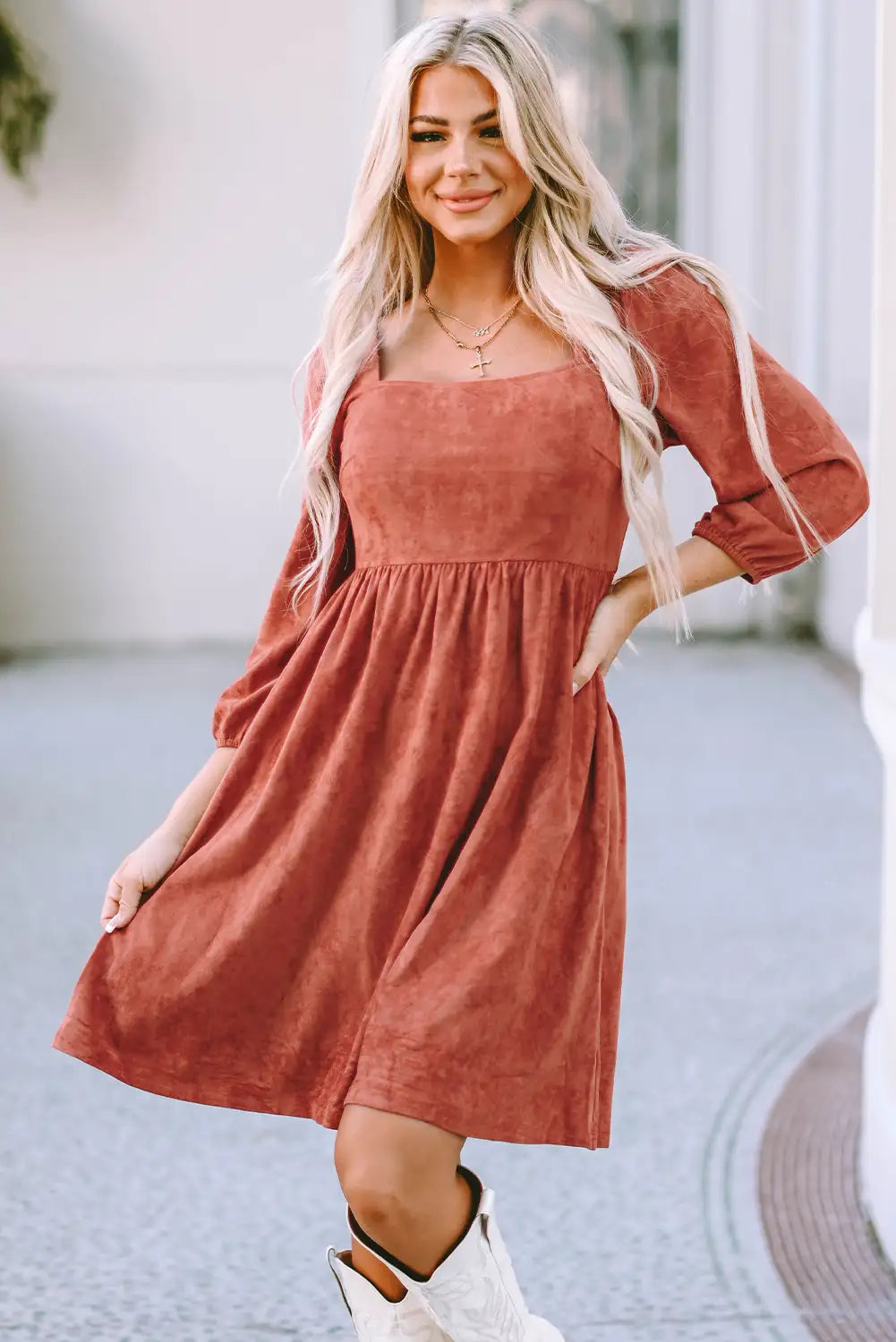 Well Tailored Dress with a Graceful Silhouette