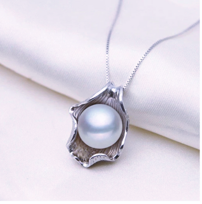 Beautifully Finished Garment in a Timeless Design
