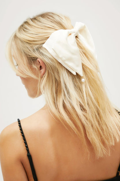 Gracefully Styled Garment for Any Occasion