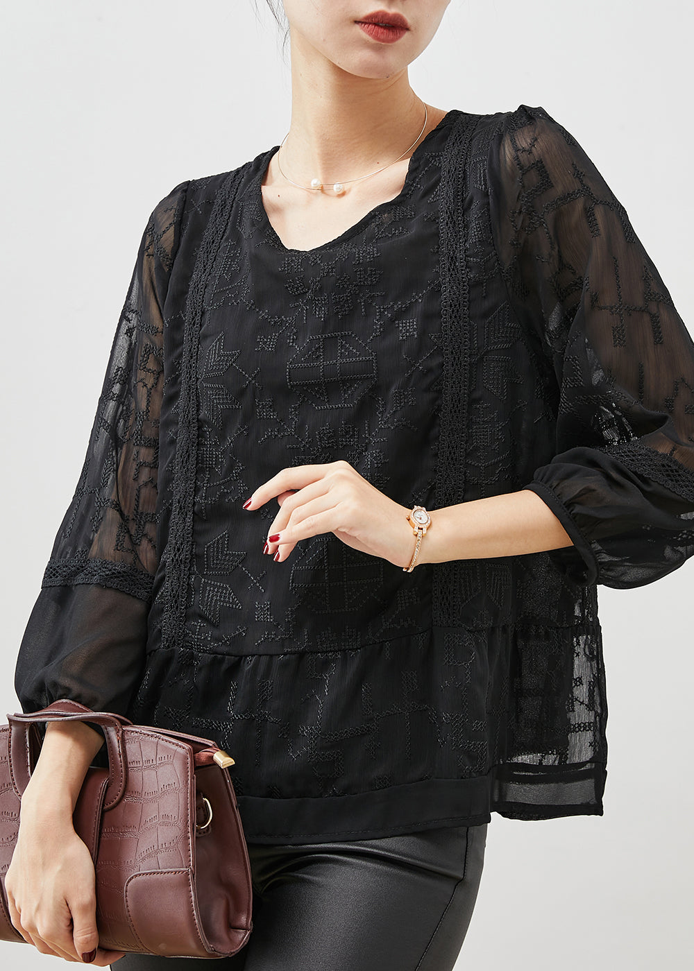 Elegantly Styled Blouse for Everyday Wear