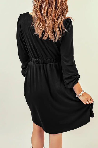 Effortlessly Elegant Dress with a Timeless Design