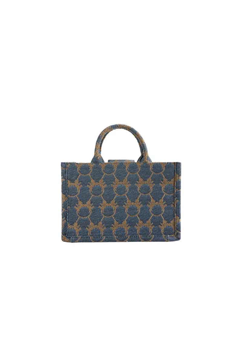 Gracefully Styled Bag for Any Occasion