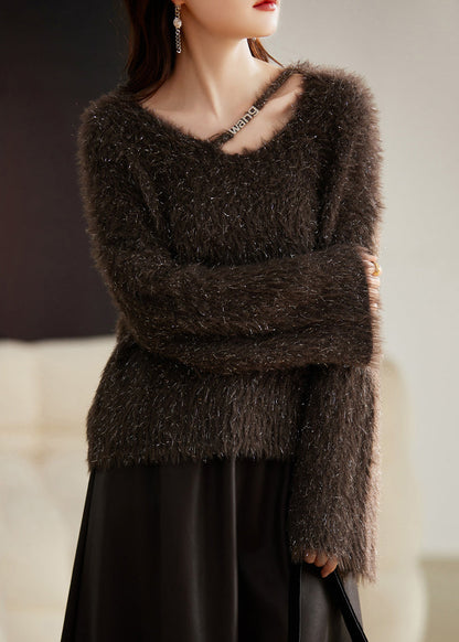 Well Tailored Sweater with a Graceful Silhouette