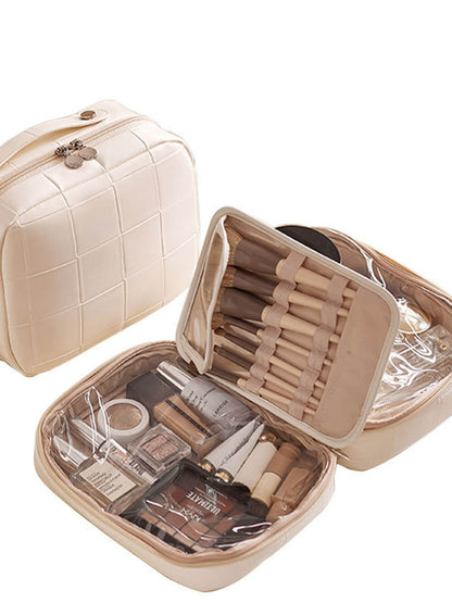 Well Tailored Bag with a Graceful Silhouette