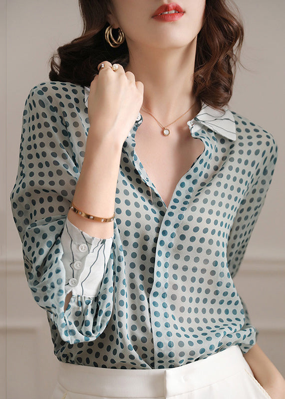 Classic Vintage Shirt with a Flattering Fit