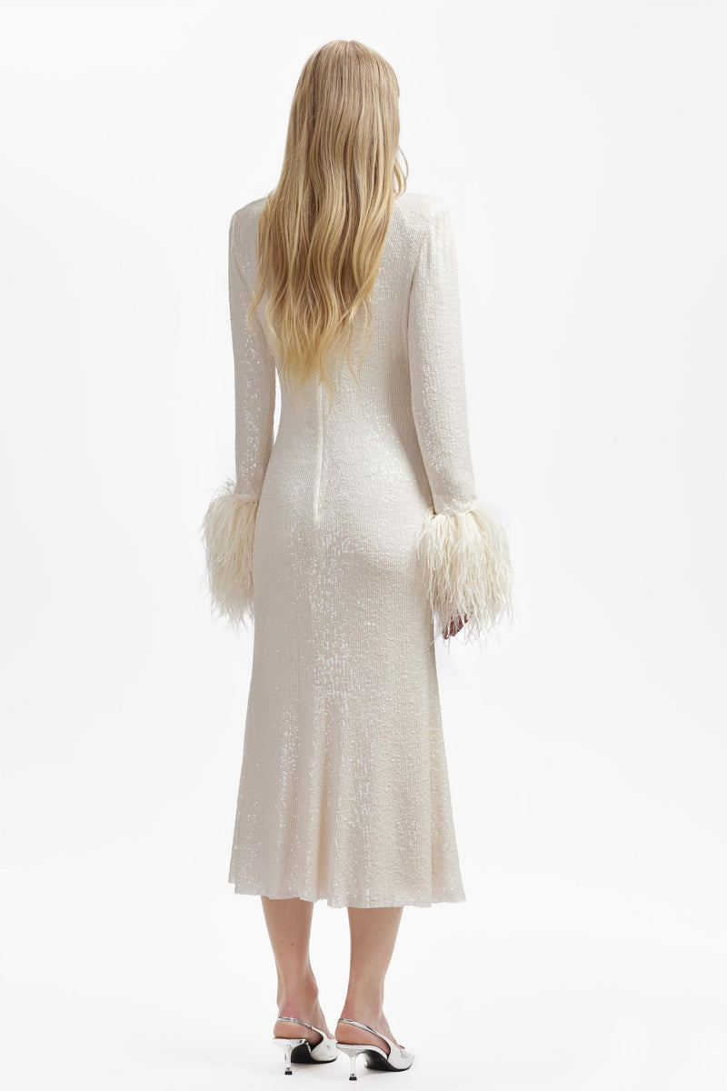Beautifully Crafted Dress in a Classic Style